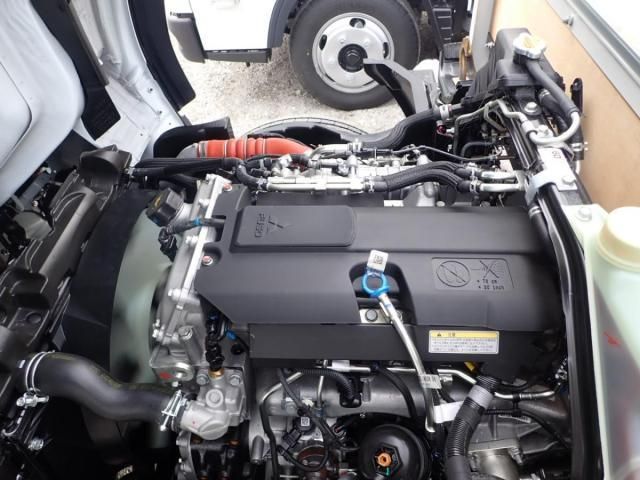 MITSUBISHI CANTER 2025 Image 31