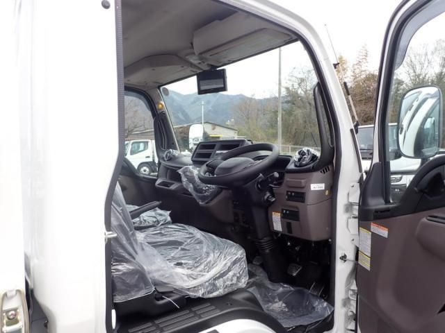 MITSUBISHI CANTER 2025 Image 31