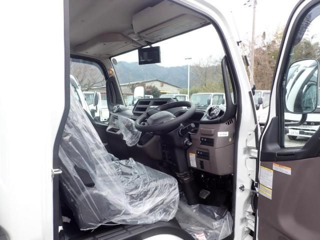 MITSUBISHI CANTER 2025 Image 31