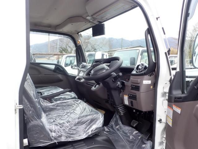 MITSUBISHI CANTER 2025 Image 31