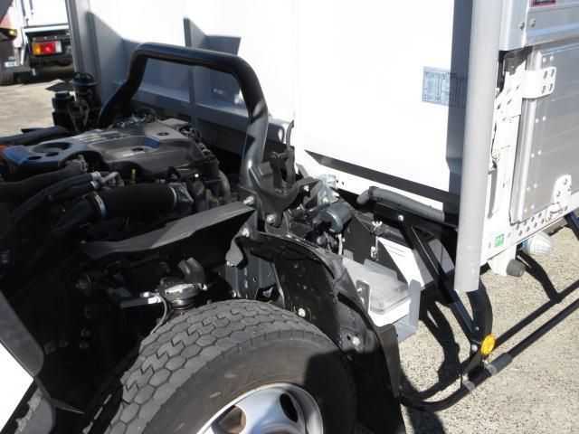 ISUZU ELF 2019 Image 31