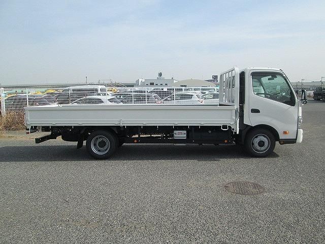 HINO DUTRO 2023 Image 31