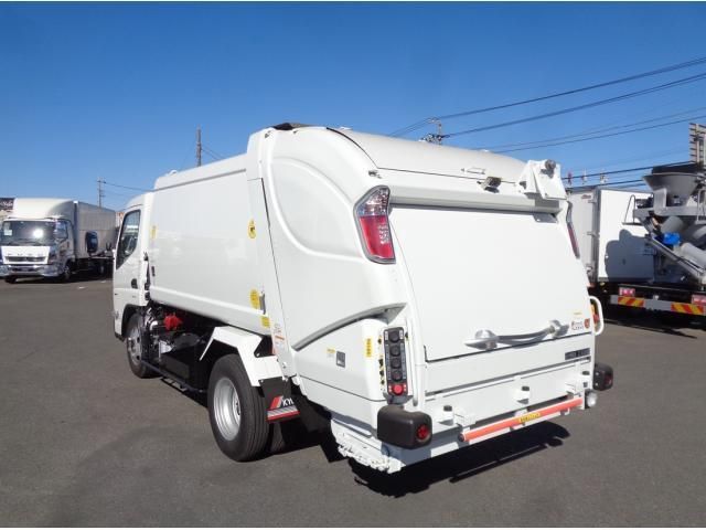 MITSUBISHI CANTER 2025 Image 31