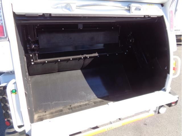 MITSUBISHI CANTER 2025 Image 31