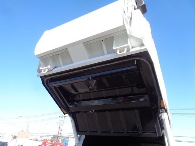 MITSUBISHI CANTER 2025 Image 31