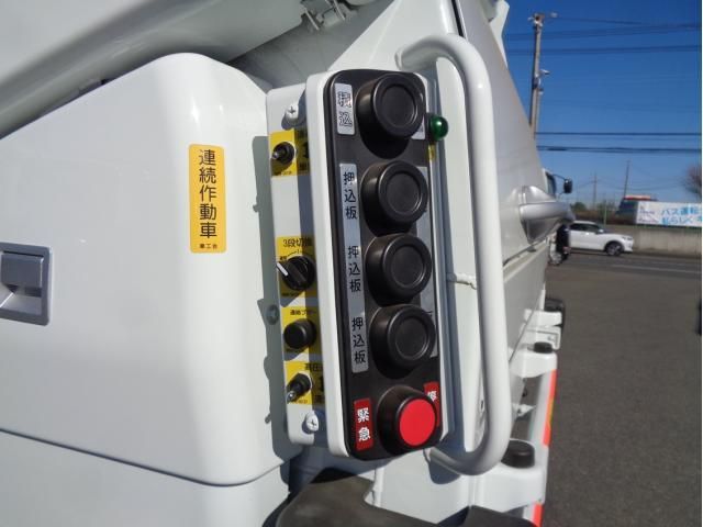 MITSUBISHI CANTER 2025 Image 31