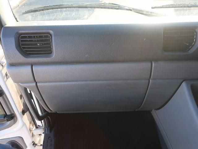 NISSAN DIESEL QUON 2021 Image 31