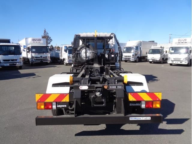 MITSUBISHI FUSOU FIGHTER 2025 Image 31