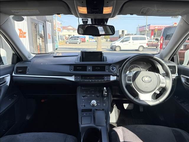 TOYOTA LEXUS CT200H 2011 Image 31