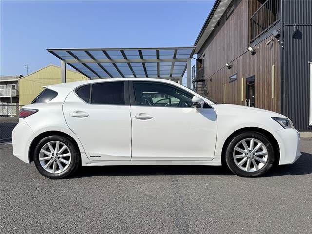 TOYOTA LEXUS CT200H 2011 Image 31