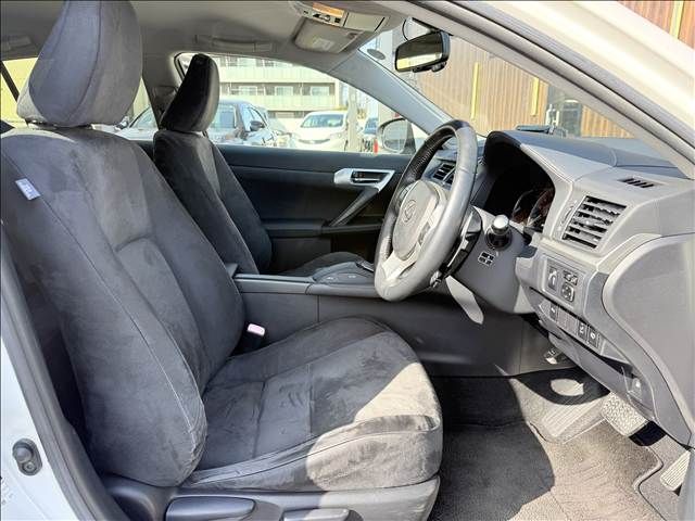 TOYOTA LEXUS CT200H 2011 Image 31