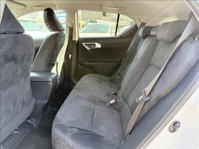 TOYOTA LEXUS CT200H 2011 Image 31