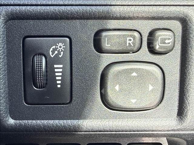 TOYOTA LEXUS CT200H 2011 Image 31