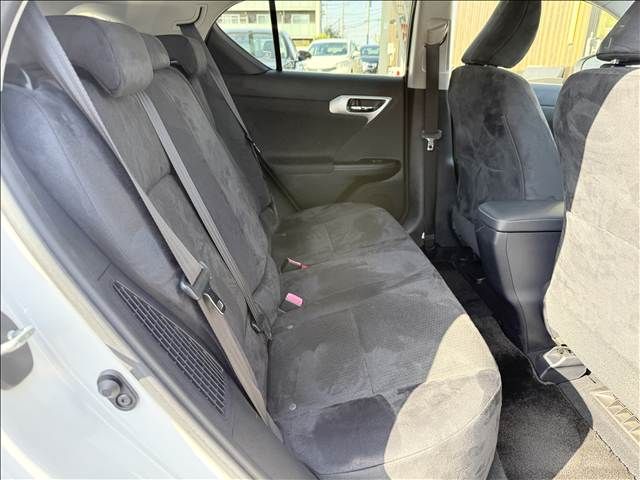 TOYOTA LEXUS CT200H 2011 Image 31