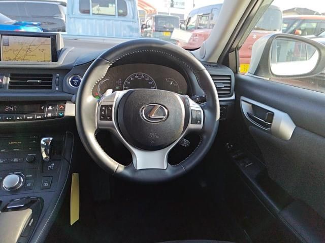 TOYOTA LEXUS CT200H 2011 Image 31