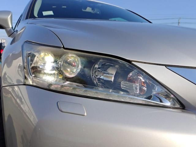 TOYOTA LEXUS CT200H 2011 Image 31