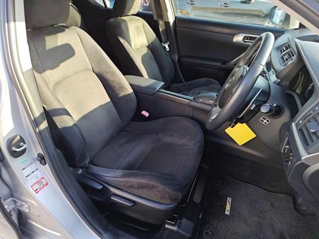 TOYOTA LEXUS CT200H 2011 Image 31