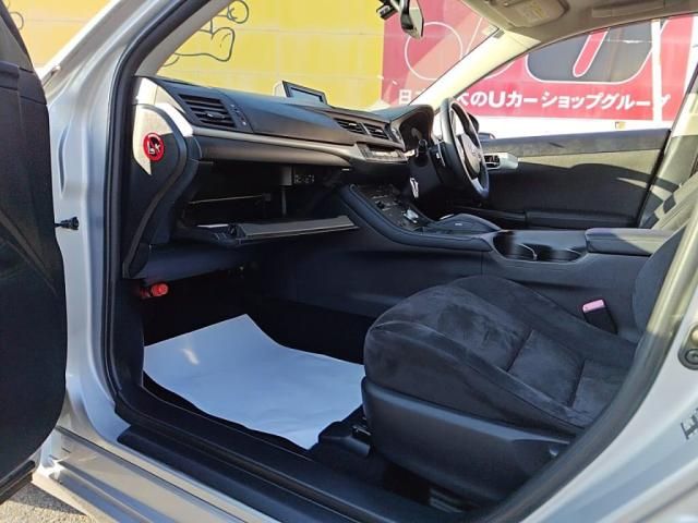 TOYOTA LEXUS CT200H 2011 Image 31