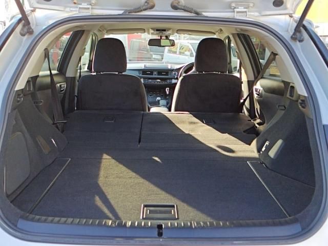 TOYOTA LEXUS CT200H 2011 Image 31