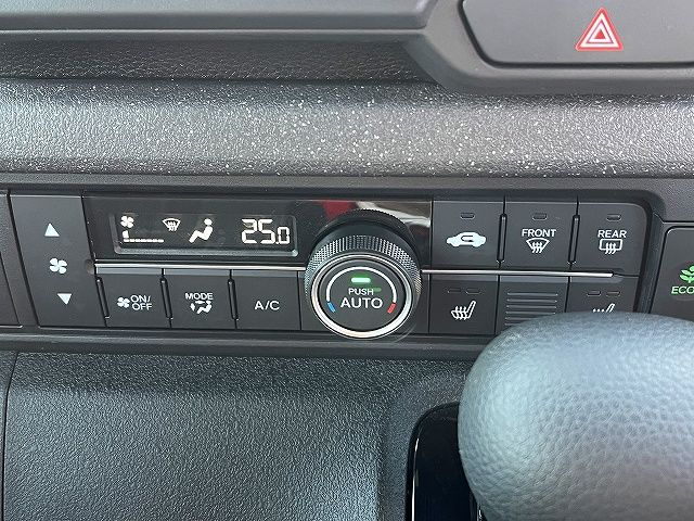 HONDA N BOX CUSTOM 2024 Image 31