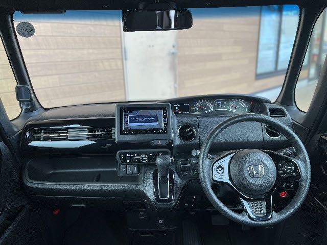 HONDA N BOX CUSTOM 2023 Image 31