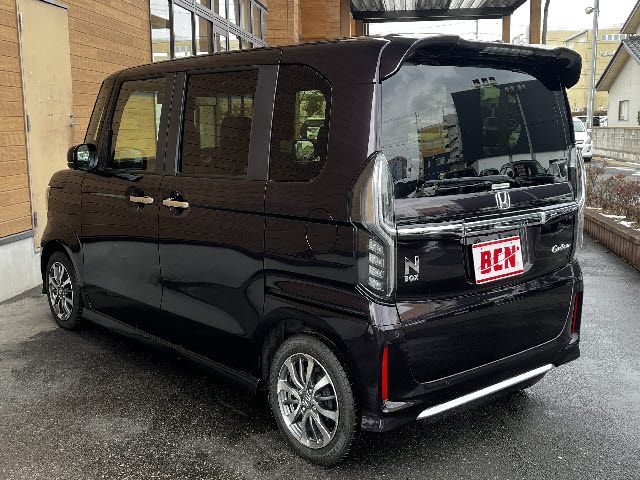 HONDA N BOX CUSTOM 2023 Image 31
