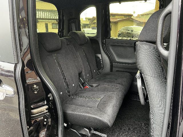 HONDA N BOX CUSTOM 2023 Image 31