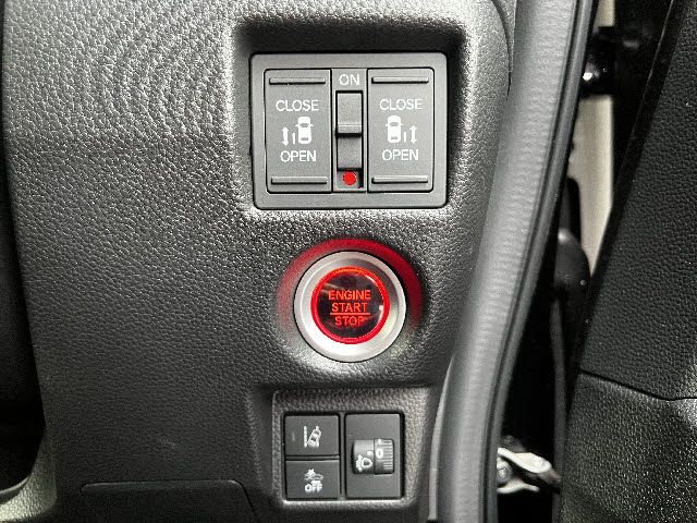 HONDA N BOX CUSTOM 2023 Image 31