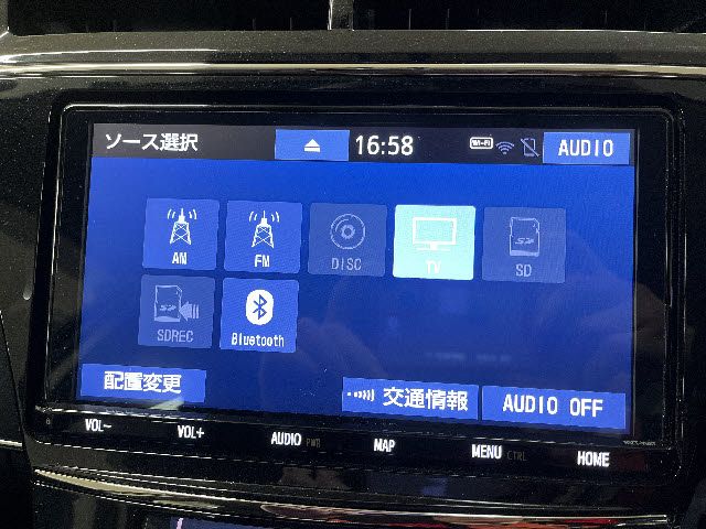 TOYOTA PRIUS ALPHA 2019 Image 31