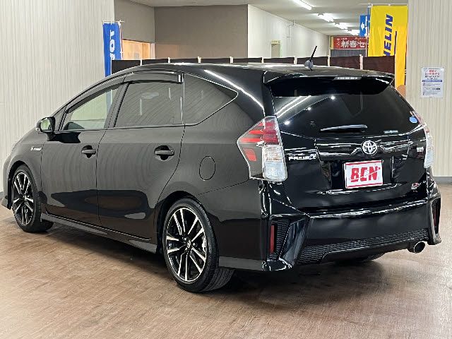 TOYOTA PRIUS ALPHA 2019 Image 31