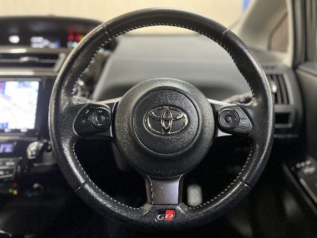 TOYOTA PRIUS ALPHA 2019 Image 31