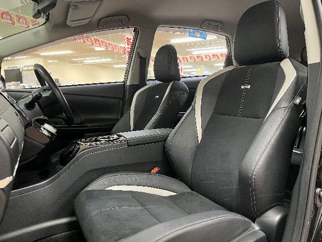 TOYOTA PRIUS ALPHA 2019 Image 31