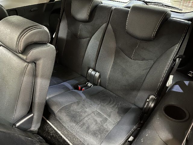 TOYOTA PRIUS ALPHA 2019 Image 31