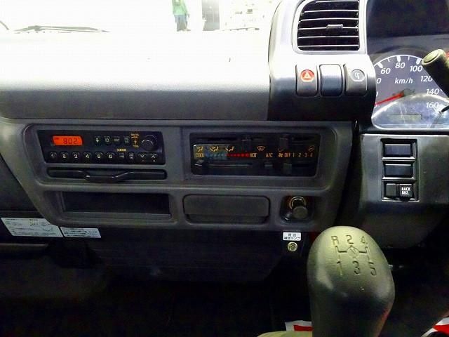 ISUZU ELF 2003 Image 31
