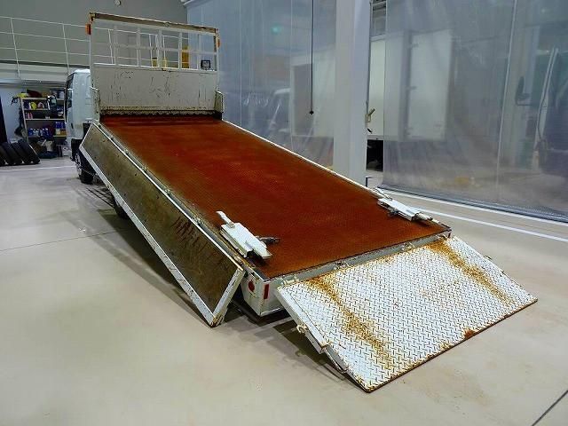 ISUZU ELF 2003 Image 31