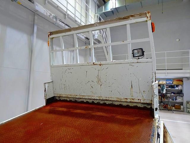 ISUZU ELF 2003 Image 31