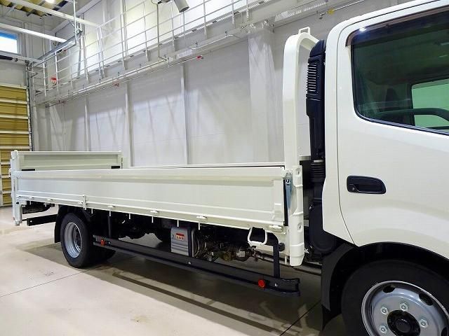 HINO DUTRO 2023 Image 31