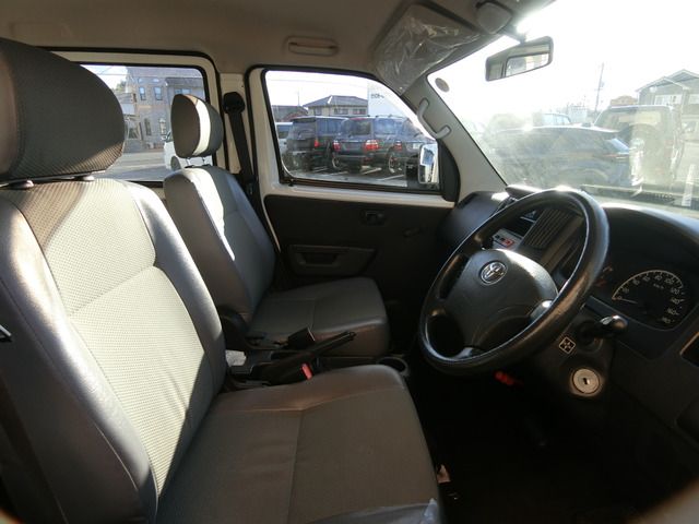 TOYOTA LITEACE VAN 2WD 2015 Image 31