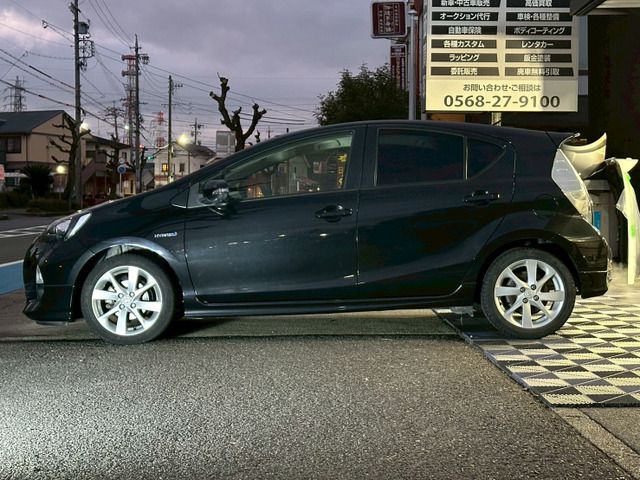 TOYOTA AQUA 2013 Image 31