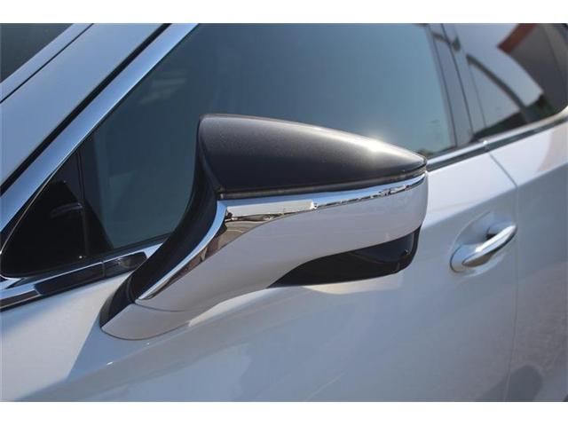 TOYOTA LEXUS LS500H 2021 Image 31