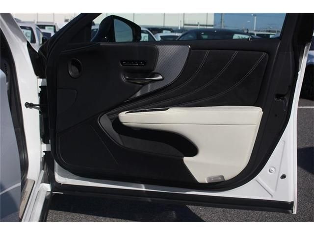 TOYOTA LEXUS LS500H 2021 Image 31