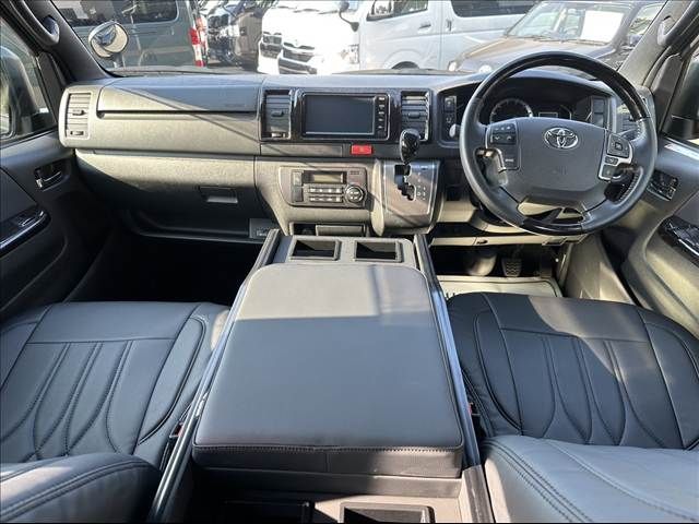 TOYOTA HIACE VAN 4WD 2022 Image 31