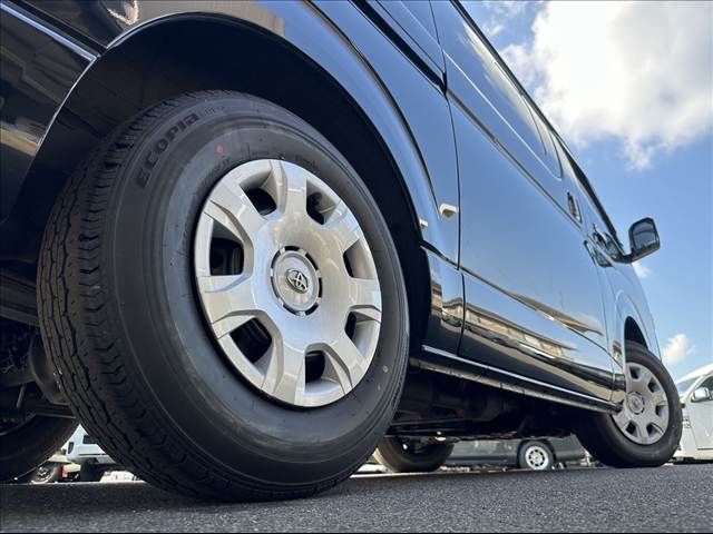 TOYOTA HIACE VAN 4WD 2022 Image 31
