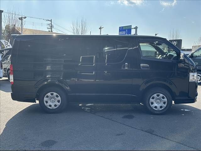 TOYOTA HIACE VAN 4WD 2022 Image 31