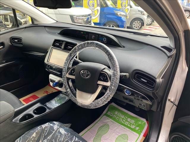 TOYOTA PRIUS 2016 Image 31