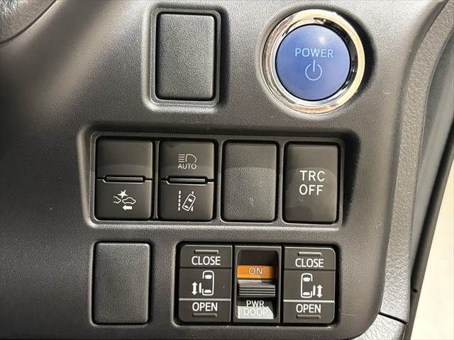 TOYOTA NOAH HYBRID 2019 Image 31