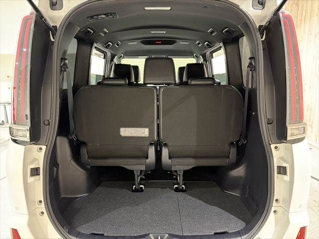 TOYOTA NOAH HYBRID 2019 Image 31