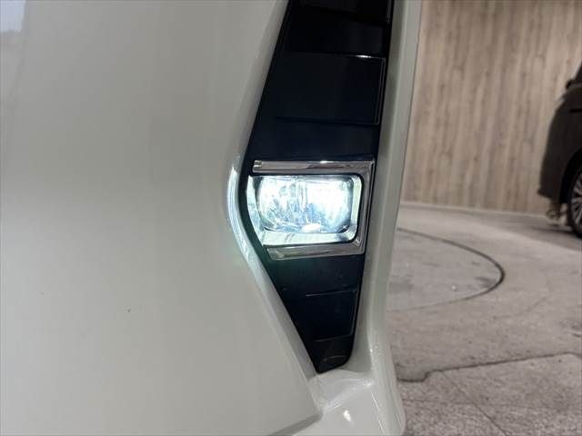 TOYOTA NOAH HYBRID 2019 Image 31