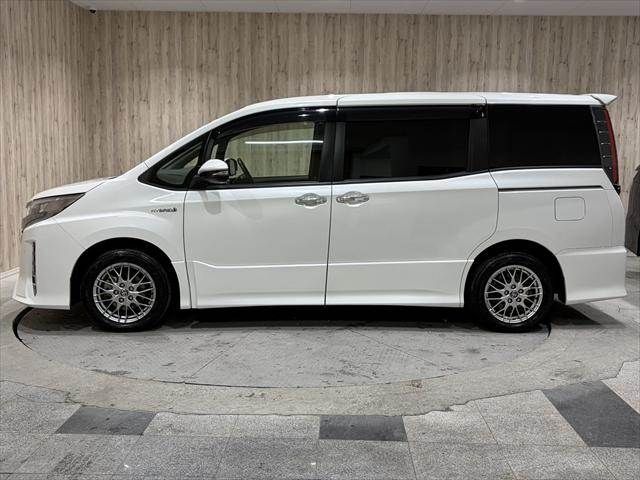TOYOTA NOAH HYBRID 2019 Image 31
