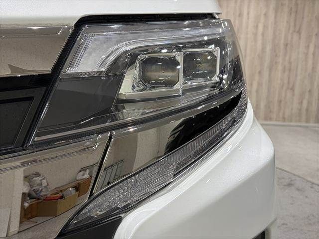 TOYOTA NOAH HYBRID 2019 Image 31